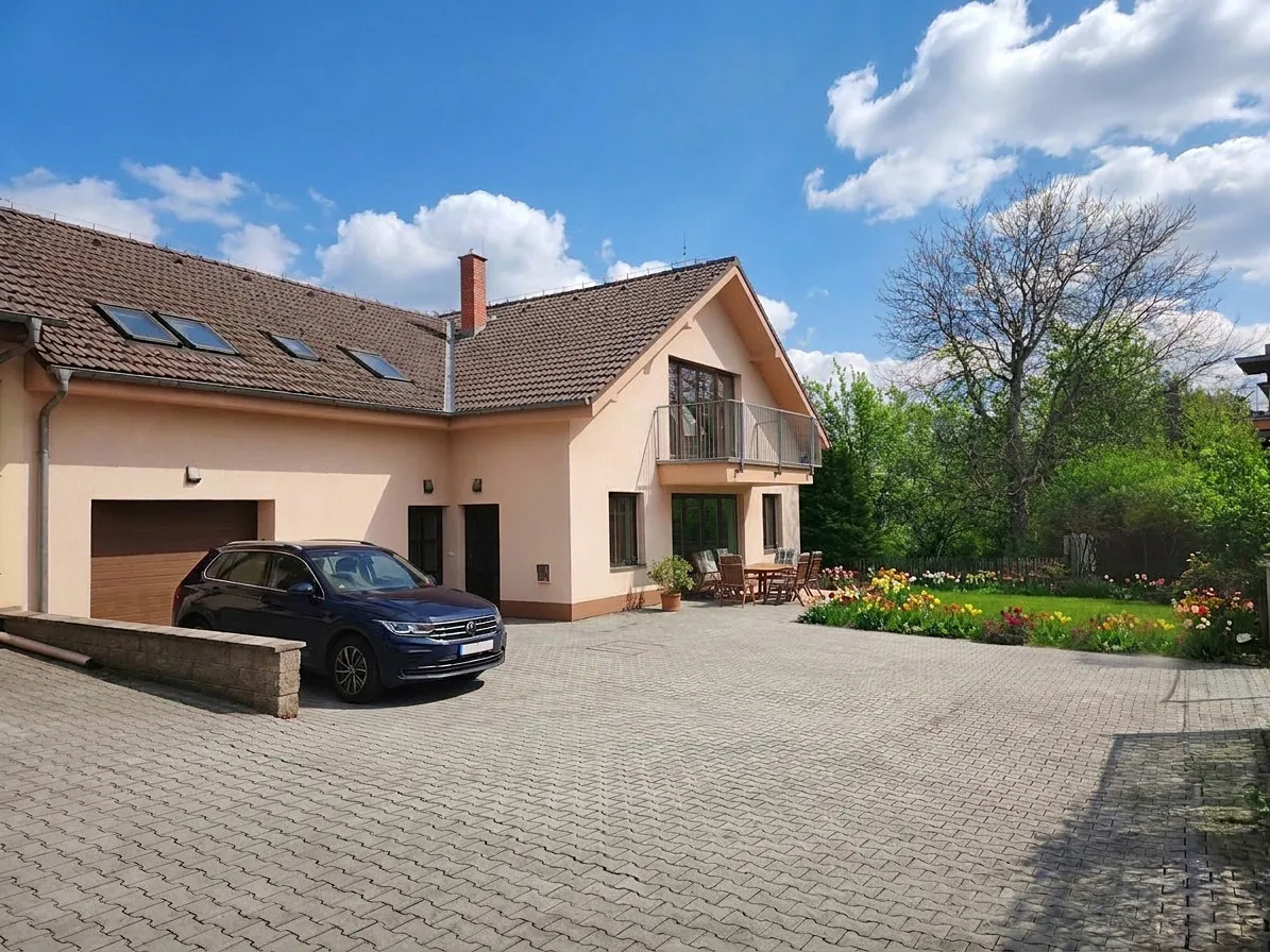 Prodej rodinného domu 410 m², pozemek 534 m²